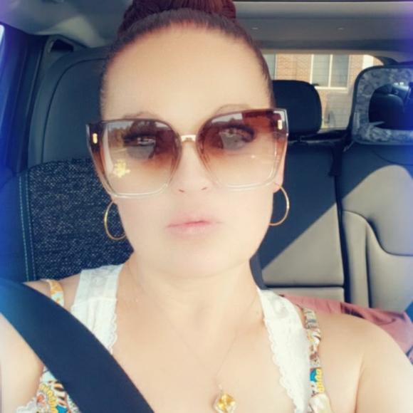 Meet your Posher, Kaydee - Picture 5 of 10